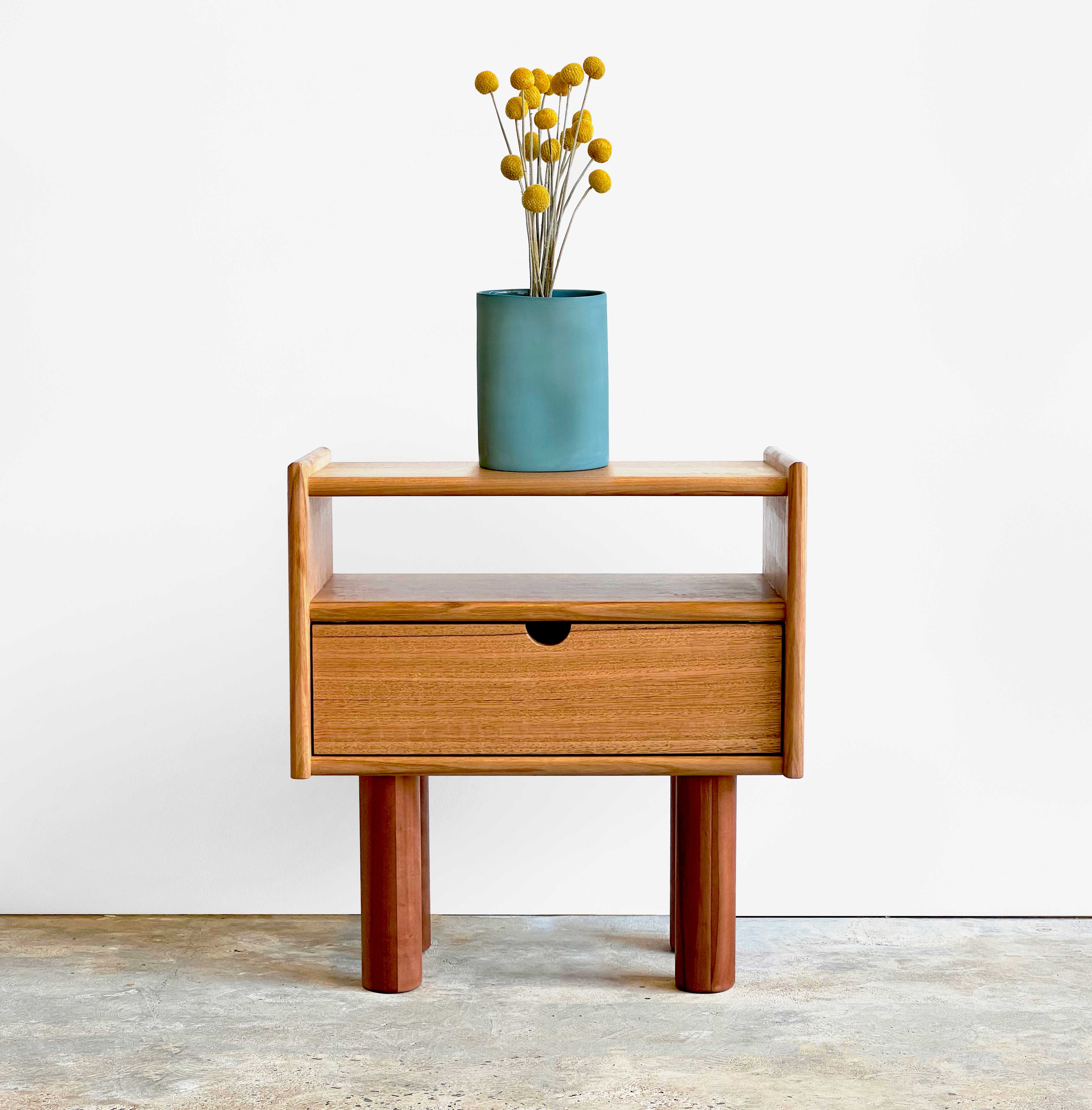 LOU II Bedside table